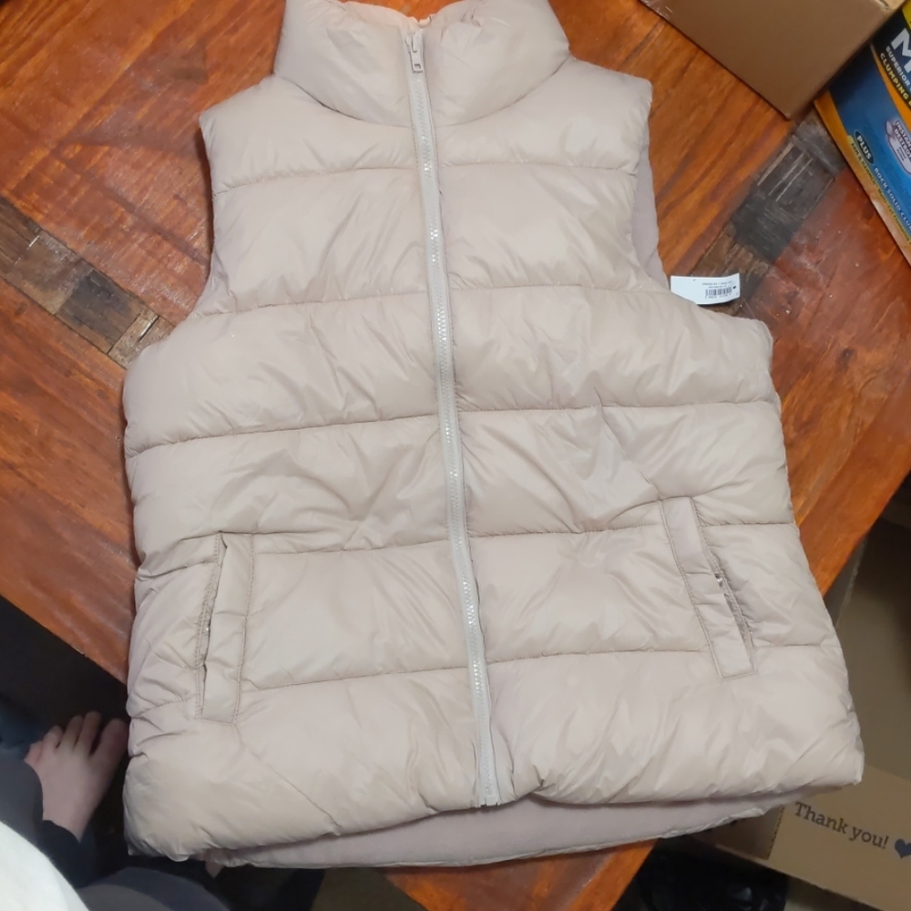 Taupe vest